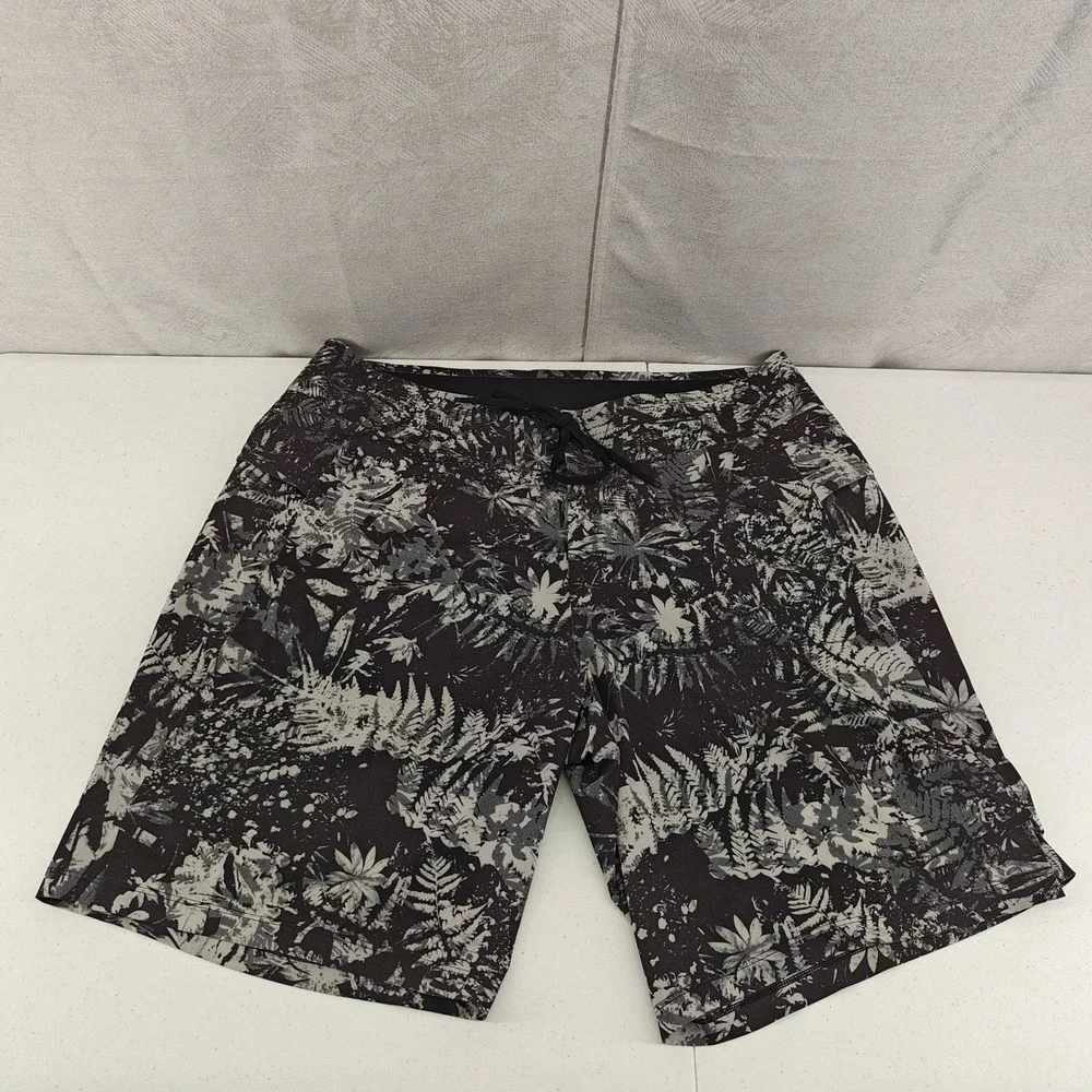 Lululemon Board Shorts Mens 33 Black Current State Stretch Lightweight Unlined